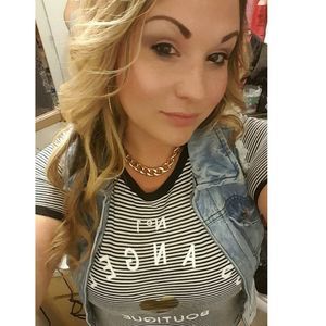 Meet your Posher, Nicole