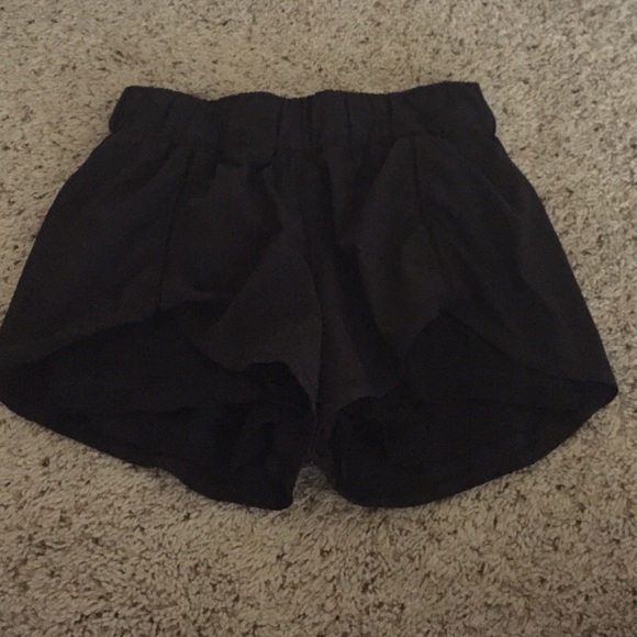 Black lululemon shorts with liner