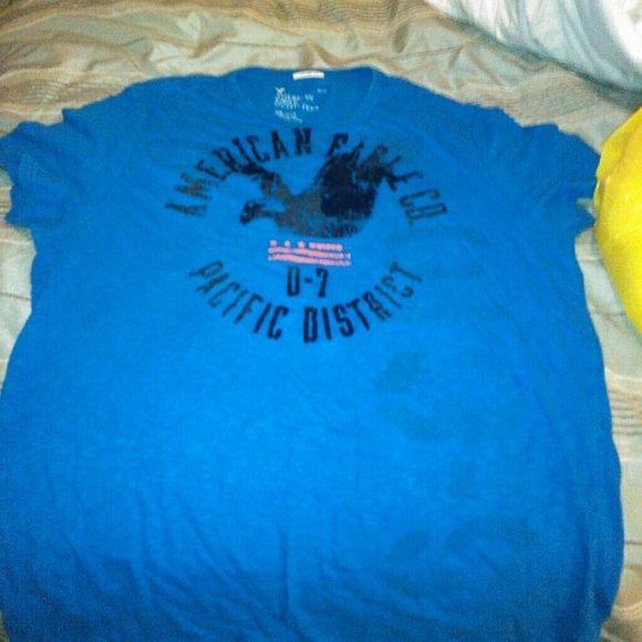 Men's American Eagle shirt