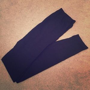 Black leggings. Size: S