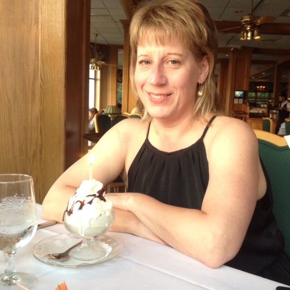 Meet your Posher, Kymberlie - Picture 2 of 2