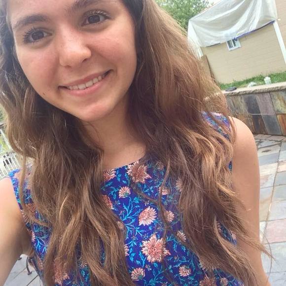 Meet your Posher, Fatima - Picture 1 of 1