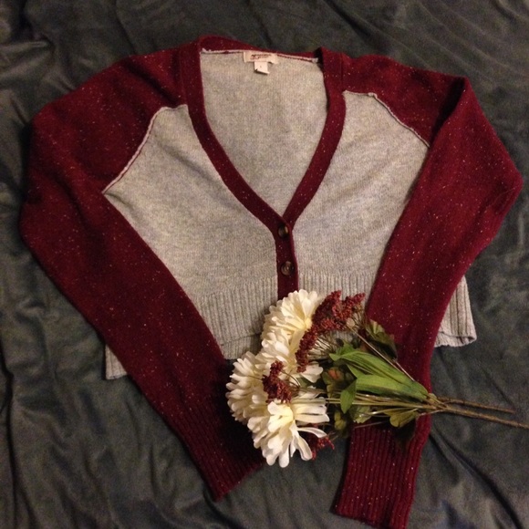 ARIZONA JEANS CO. SWEATER - Picture 2 of 4