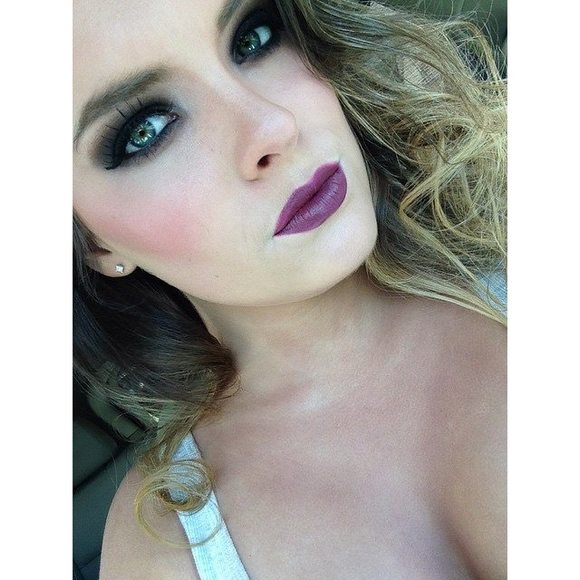 Bookmark my closet with this listing! - Picture 2 of 2