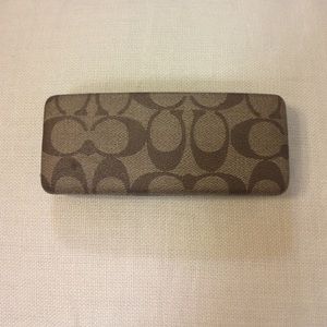 Eyeglass/sunglasses case