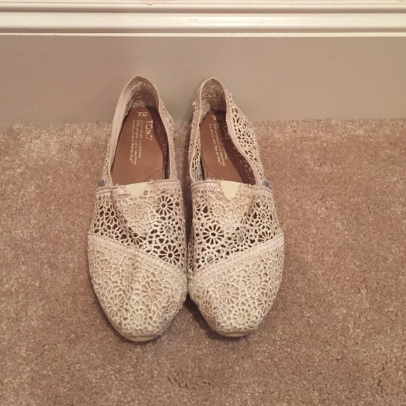 White TOMS