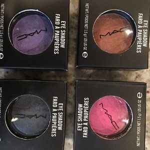 4 brand new in box eyeshadows