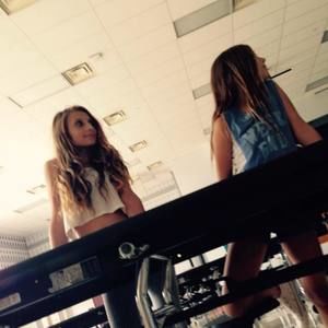 Meet your Posher, Isabel