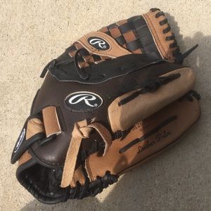 Brand new, NEVER WORN, Rawlings 13" softball glove