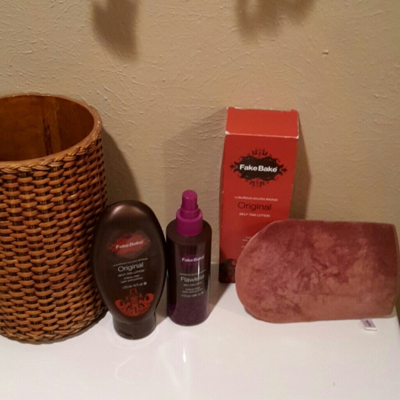 Fake bake self - tan lotion, mitt