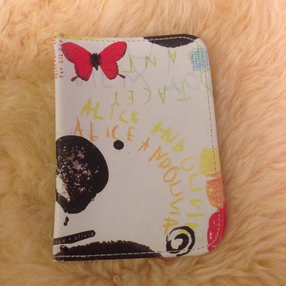 Alice + Olivia passport holder