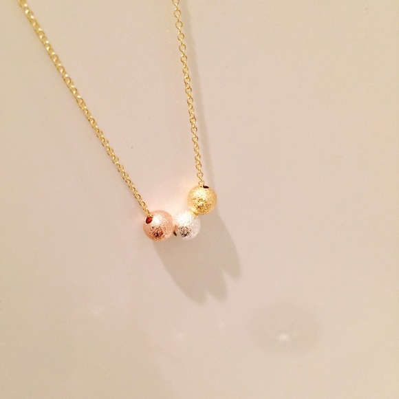 Tri-Color Bead Necklace - Picture 2 of 4