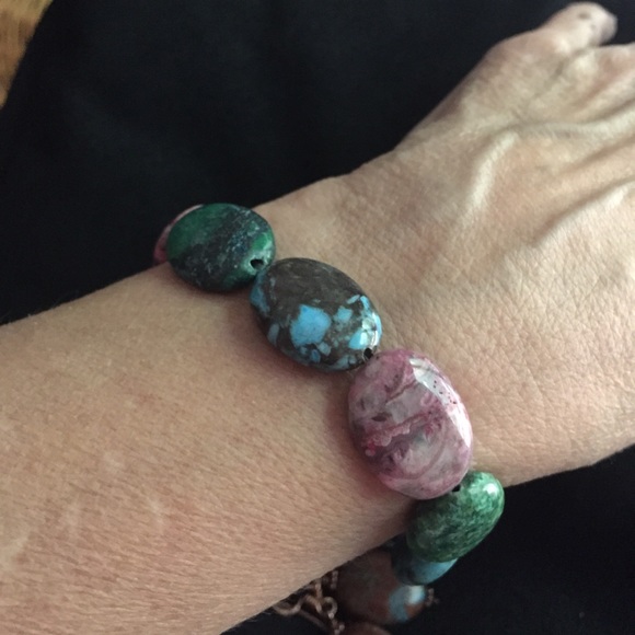 🖐🏽Handmade Semi-Precious Stone Bracelet - Picture 2 of 6