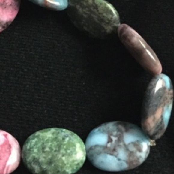 🖐🏽Handmade Semi-Precious Stone Bracelet - Picture 5 of 6