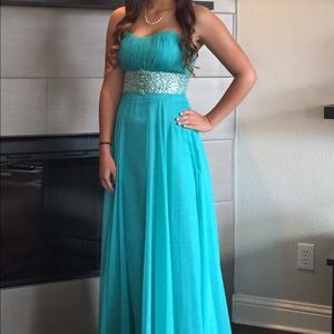 2015 PROM DRESS 💙