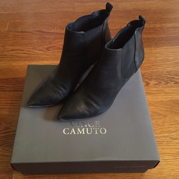 Vince Camuto Onya Booties - Picture 2 of 4