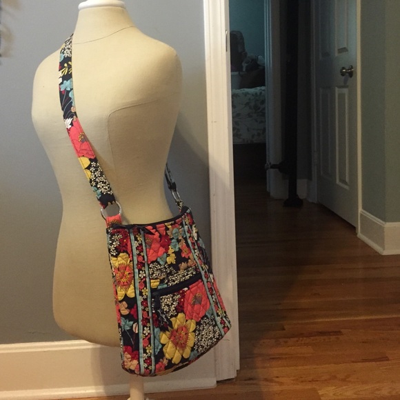 Vera Bradley hipster in happy snails