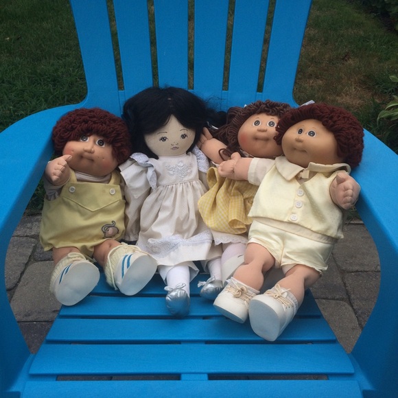 4 Dolls