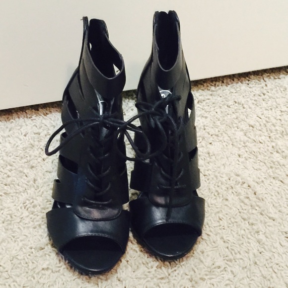 Shoes - Picture 2 of 4