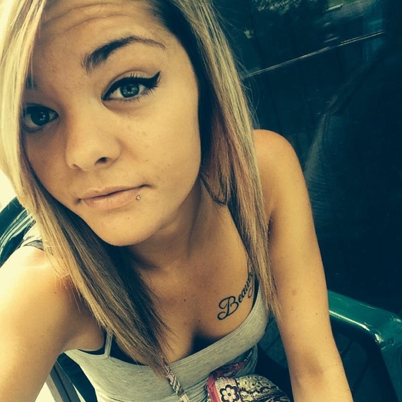 Meet your Posher, Tori - Picture 1 of 1