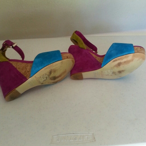 Shoes - Picture 4 of 4