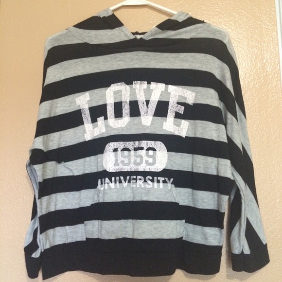 Derek Heart stripped top