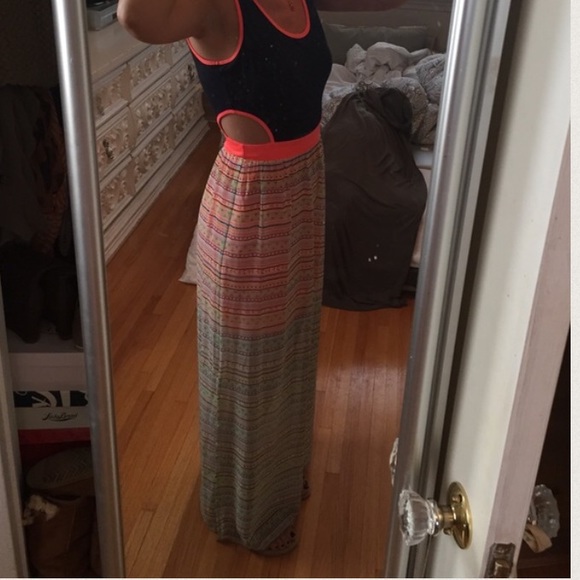 Cut Out Maxi Dress