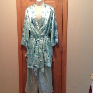3-PC Intimate Sleepwear Set. Satin. Like New. Sz L