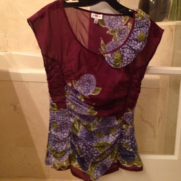 Gorgeous Anthroplogie Top - Picture 2 of 4