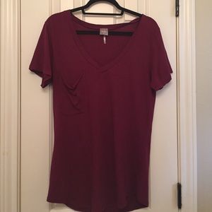 Maroon shirt with frocket