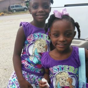 Meet your Posher, Elizabeth