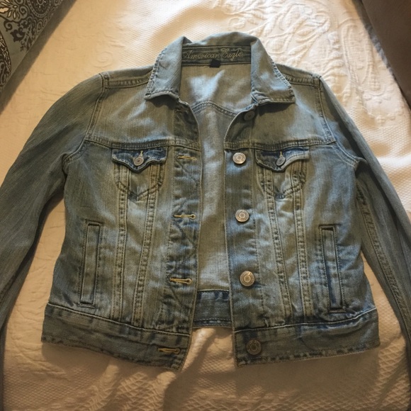 American Eagle Cropped Jean Jacket
