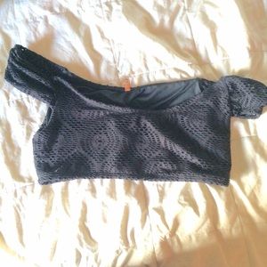 SHOULDERS CROP BATHING SUIT TOP