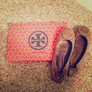 RARE Light Brown Tory Burch Reva Flats💕