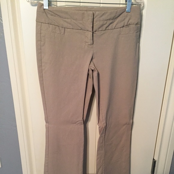 The Limited Exact Stretch Khakis