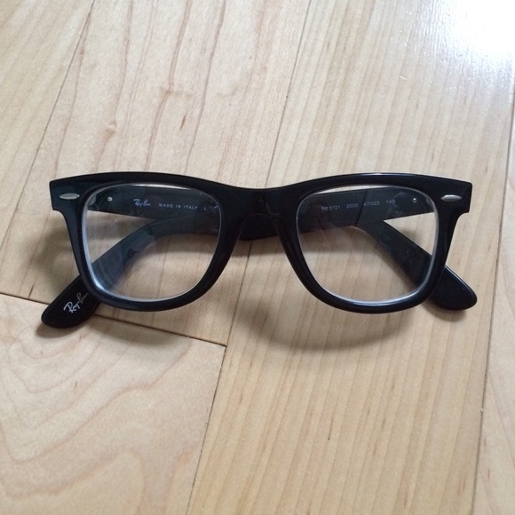 Classic Ray-Ban wayfarer in black