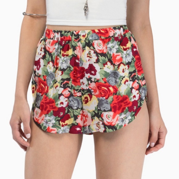Shorts - Picture 2 of 3