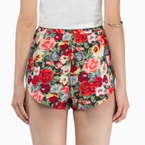 Shorts - Picture 3 of 3