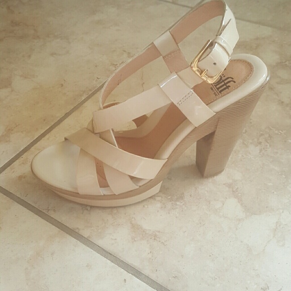 Sofft patent nude strappy heel 8