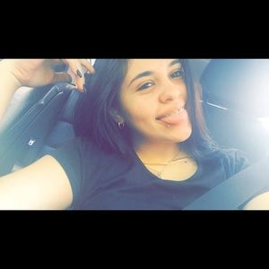 Meet your Posher, Nayeli