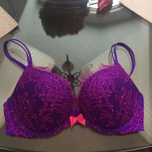 NWT Victoria's Secret Very Sexy Push Up Bra 32C