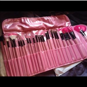 24 pink makeup brush set