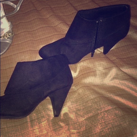 Black suede 8.5 ankle boots - Picture 1 of 3