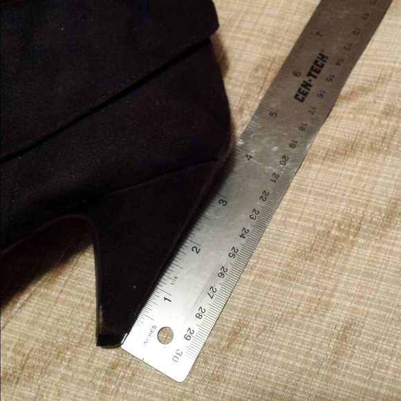 Black suede 8.5 ankle boots - Picture 2 of 3