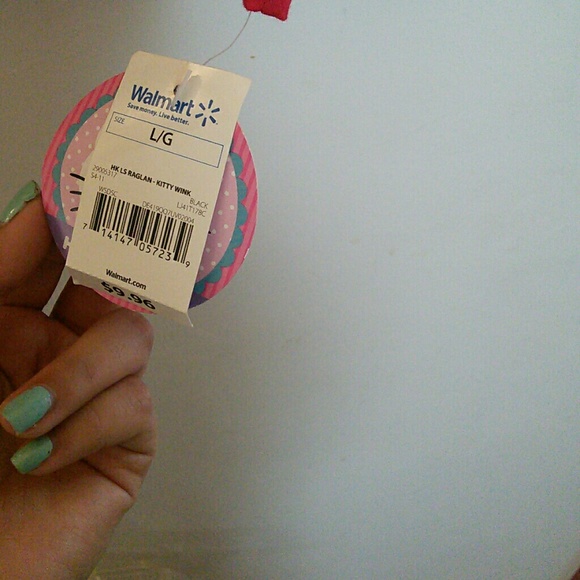 Hello kitty tshirt - Picture 2 of 3