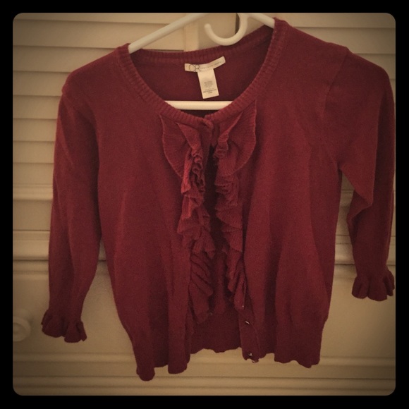 Classy vintage ruffled sweater