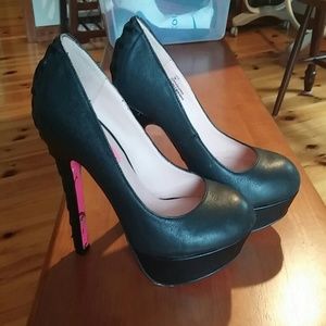 Make me an offer! Betsey Johnson Dita Heels