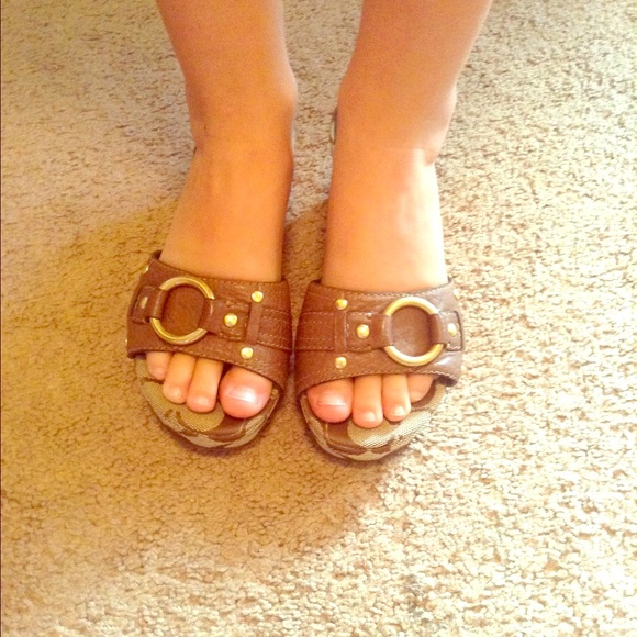 COACH SHOES NEVER WORN!!! GREAT CONDITION, BUY NOW