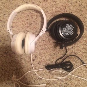 2 pairs of Rock Revival headphones