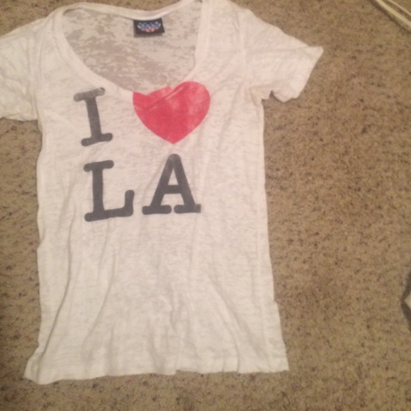 I ❤️ LA V-neck